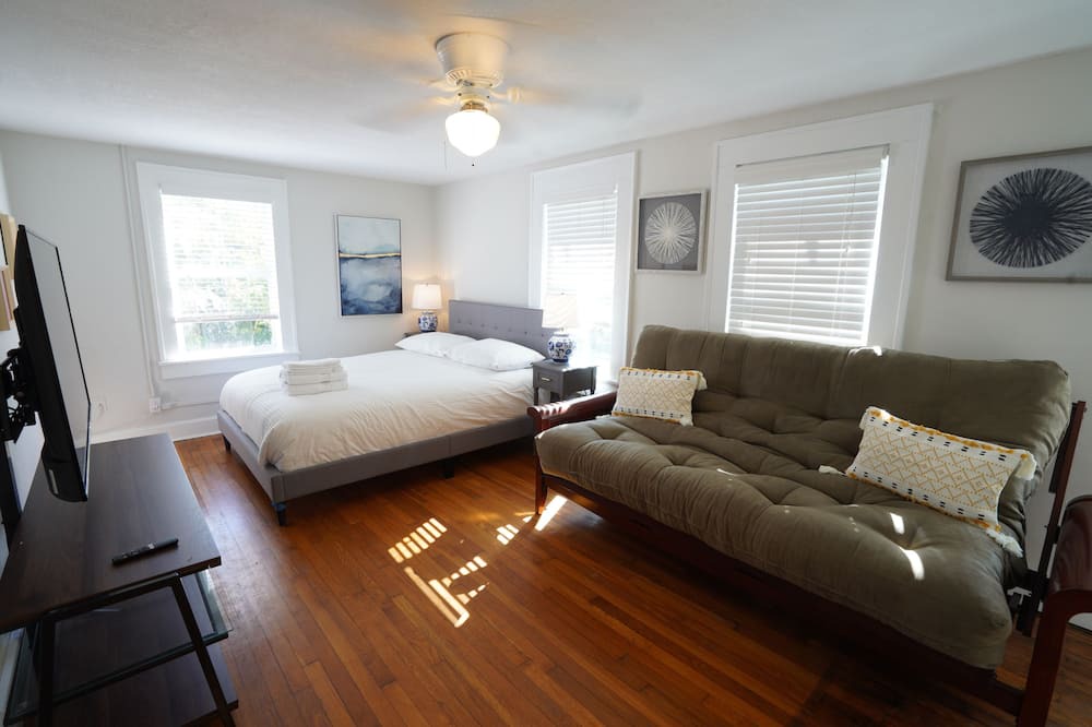 Photo of Bedroom in Crescent Lake