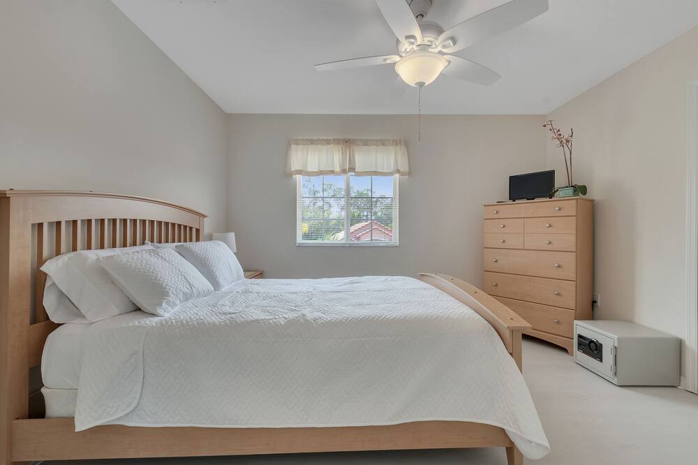 Photo of Bedroom in Lake Wilson Preserve