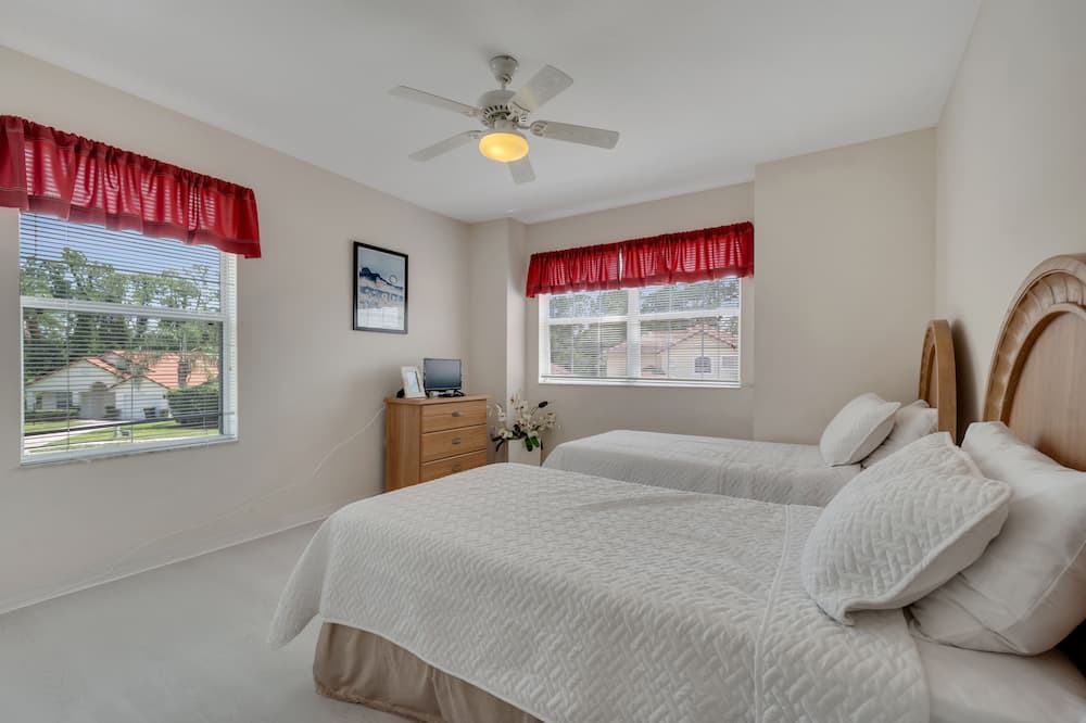 Photo of Bedroom in Lake Wilson Preserve