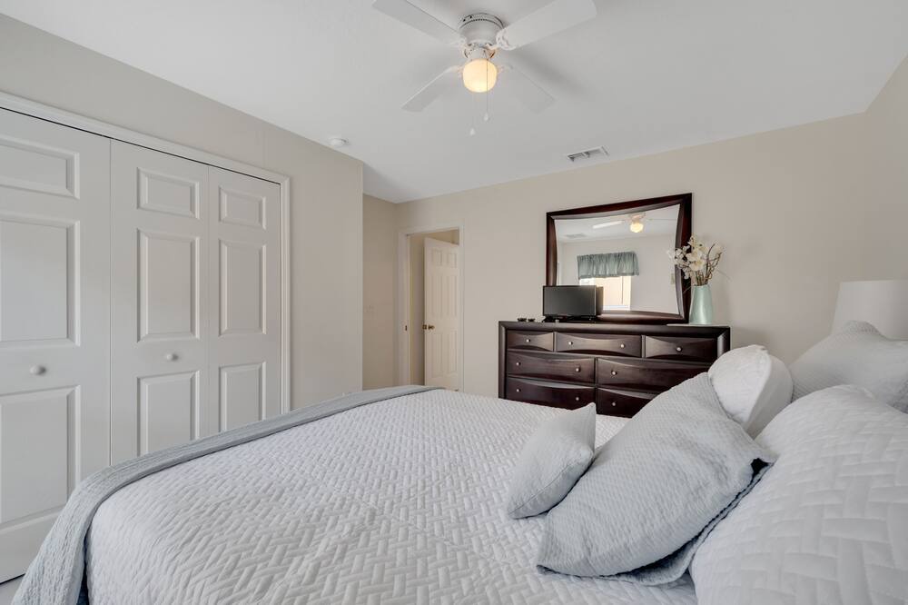 Photo of Bedroom in Lake Wilson Preserve