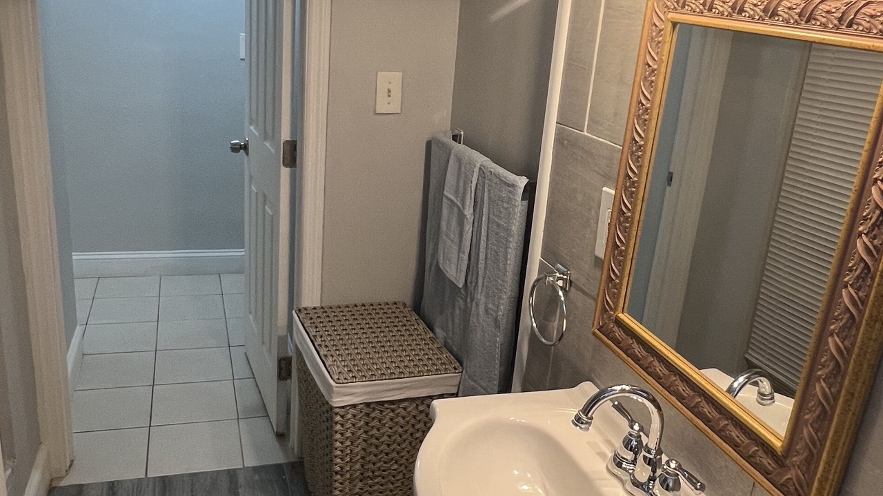 Photo of Bathroom in Azalea Park