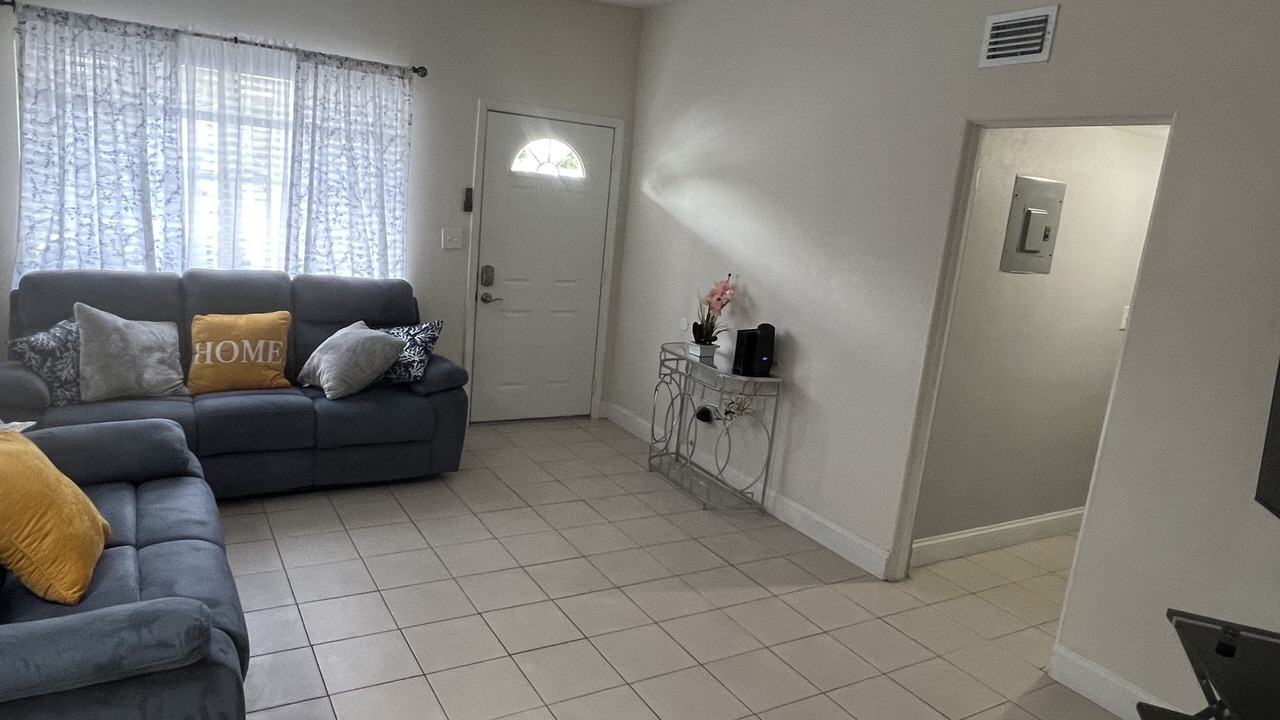 Photo of Livingroom in Azalea Park