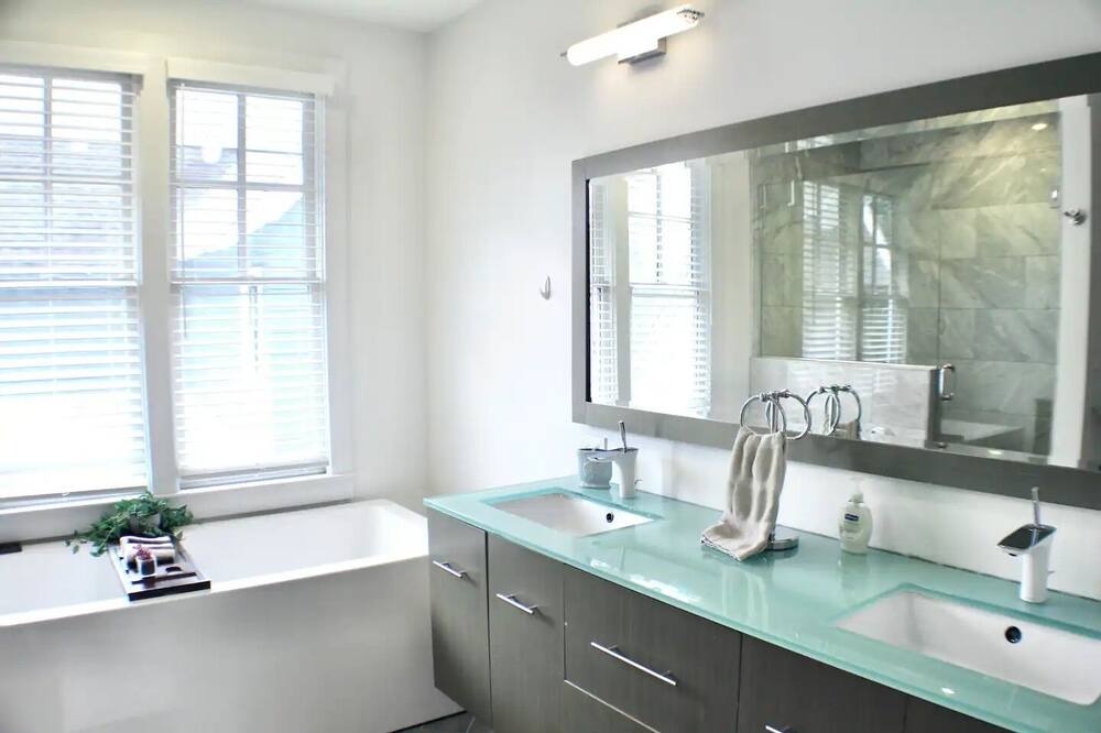 Photo of Bathroom in Reynoldstown