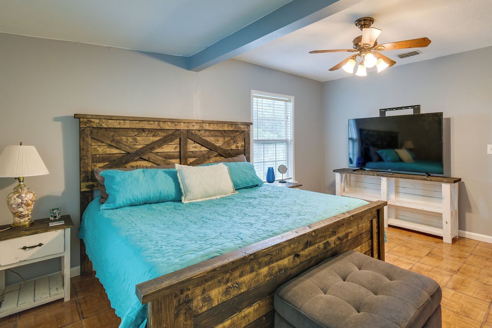 Photo of Bedroom in Lakeside