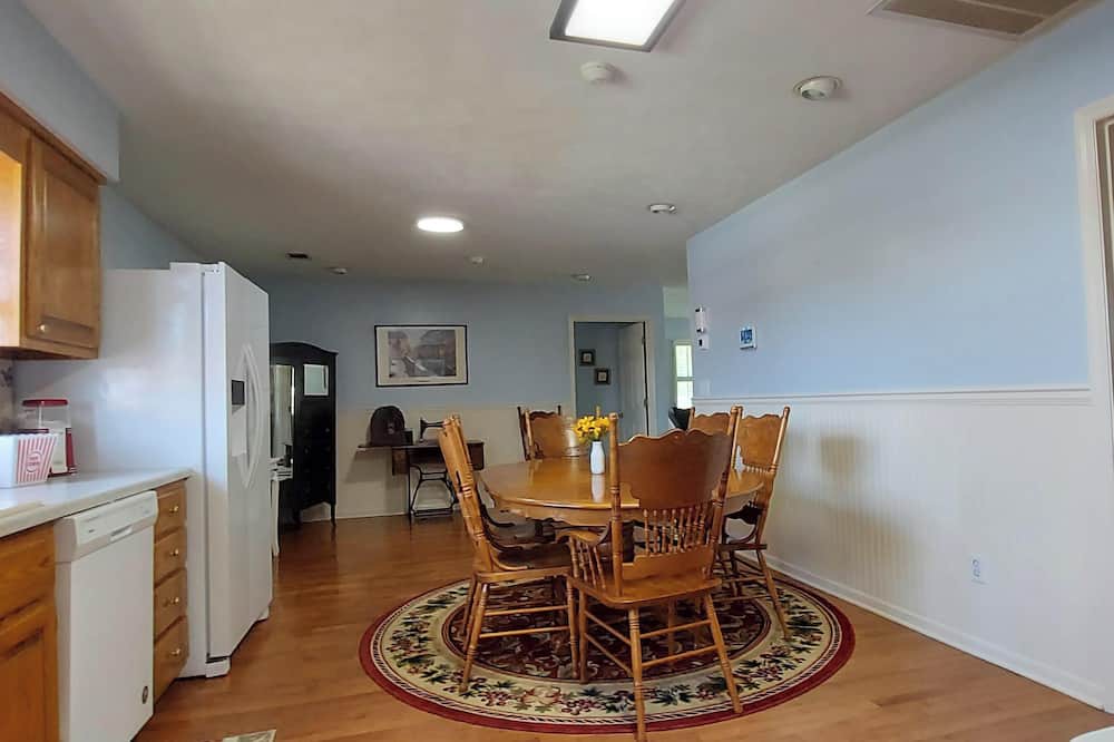 Photo of Kitchen in Warm Springs