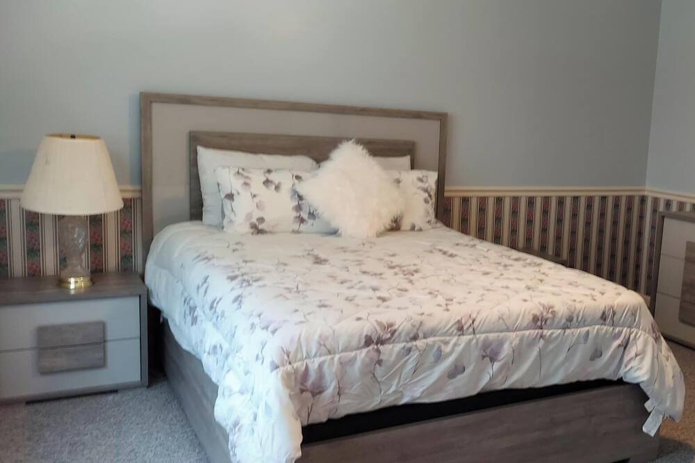 Photo of Bedroom in Warm Springs