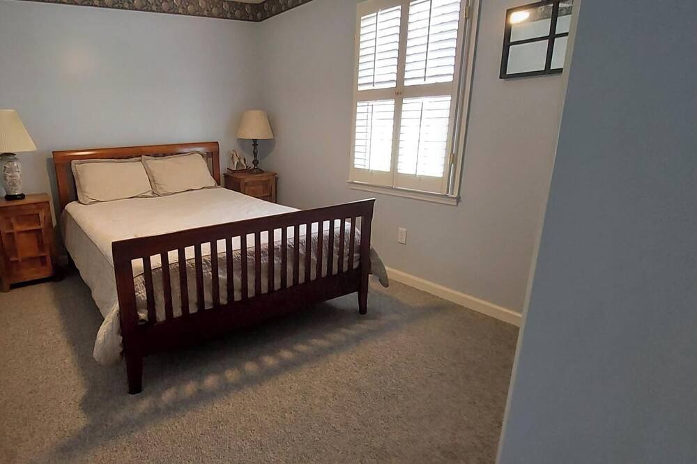 Photo of Bedroom in Warm Springs