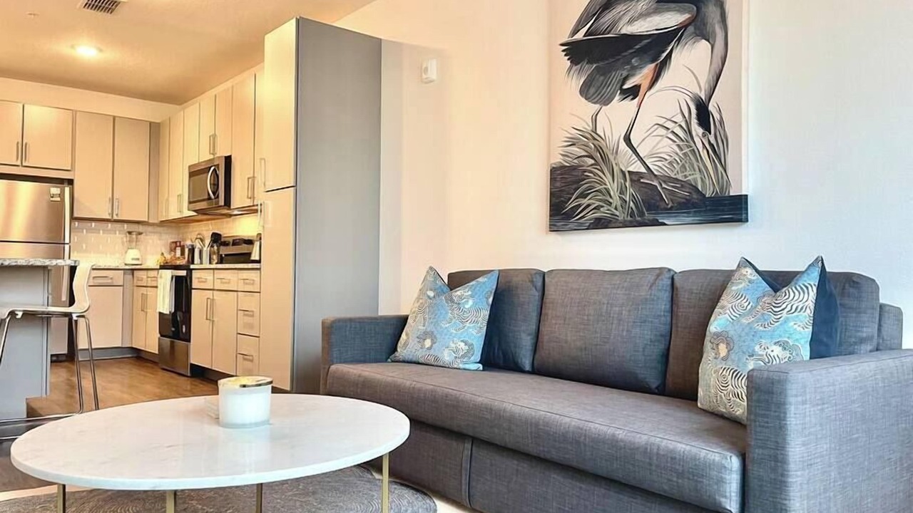 Photo of Livingroom in North Hyde Park