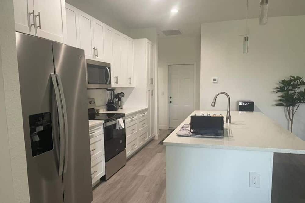 Photo of Kitchen in Eisenhower