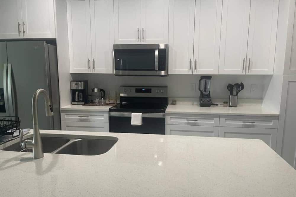 Photo of Kitchen in Eisenhower