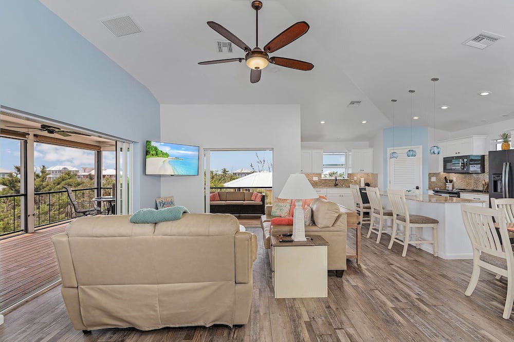 Photo of Livingroom in Jose's Hideaway