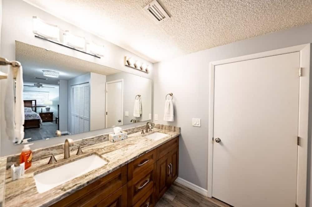 Photo of Bathroom in Memphis