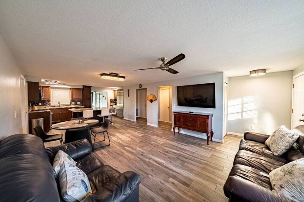 Photo of Livingroom in Memphis