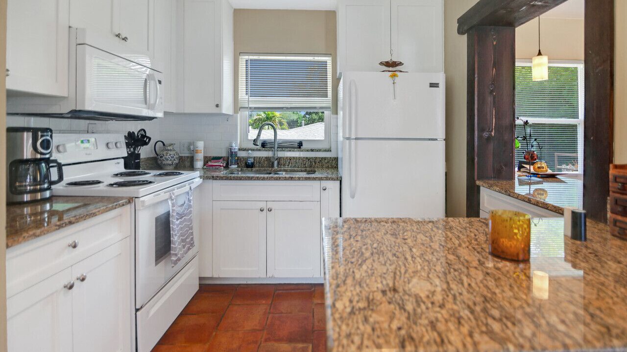 Photo of Kitchen in Crescent Lake