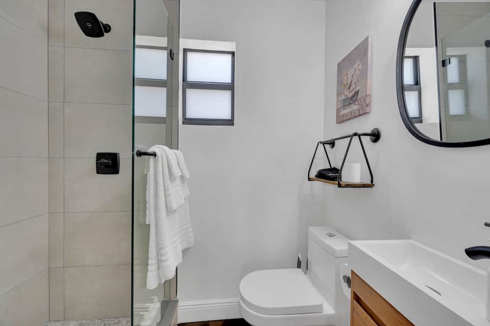 Photo of Bathroom in Flagler Village