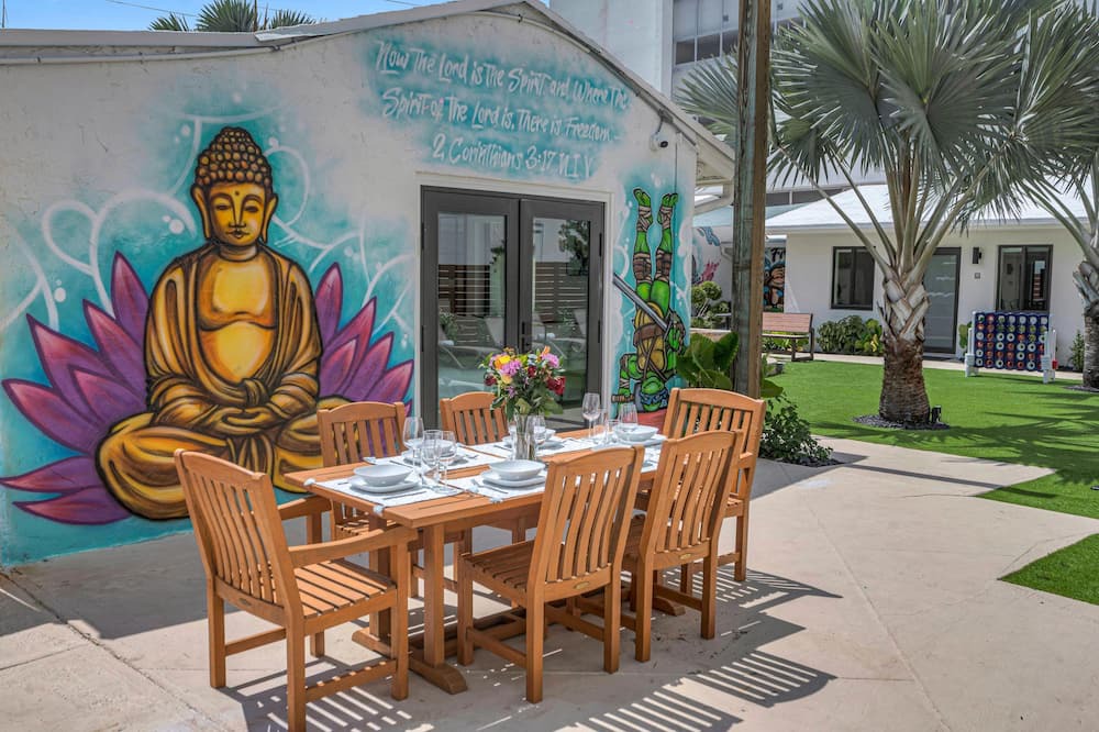 Photo of Outdoor in Flagler Village