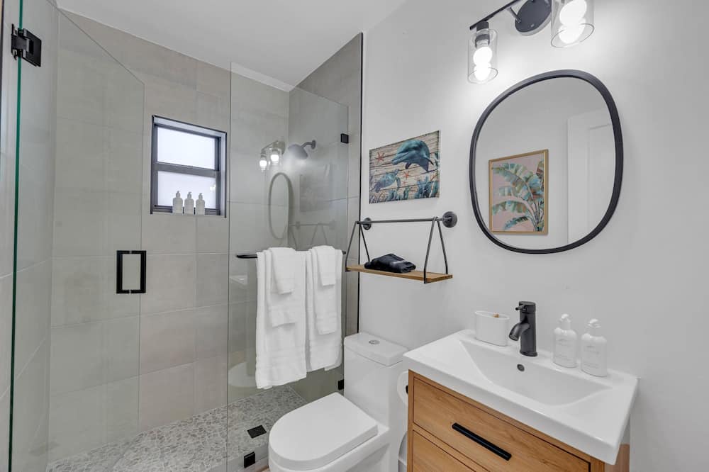 Photo of Bathroom in Flagler Village