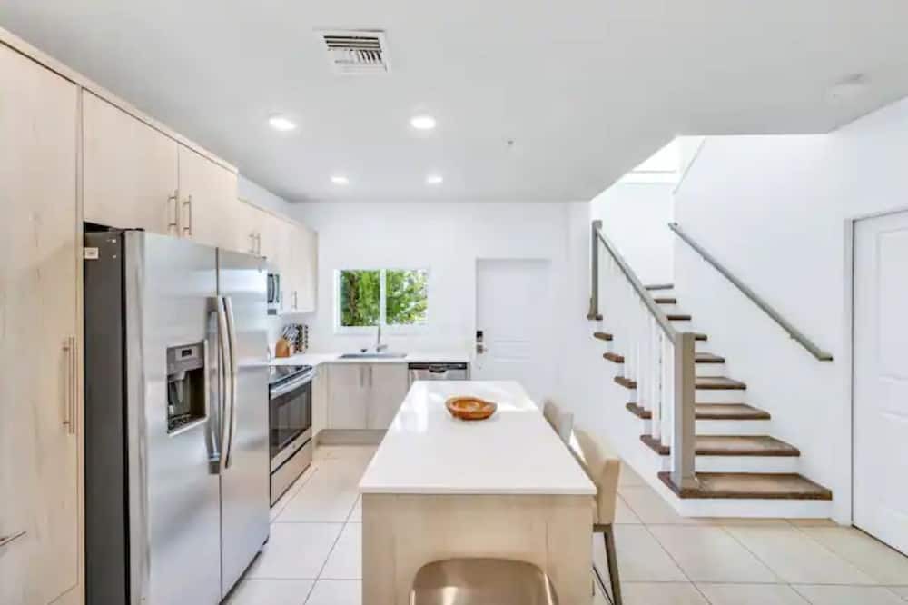 Photo of Kitchen in Lake Worth Corridor