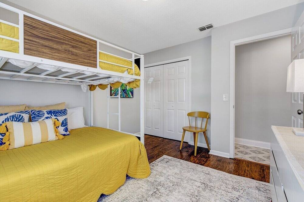 Photo of Bedroom in Bloomingdale