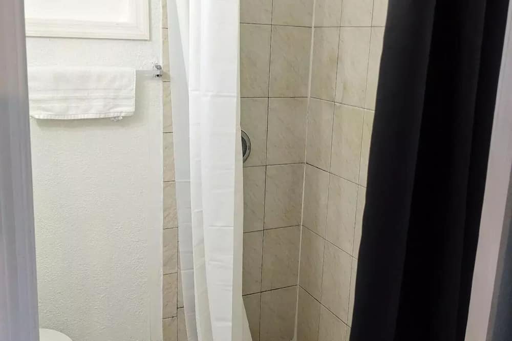 Photo of Bathroom in Azalea Park