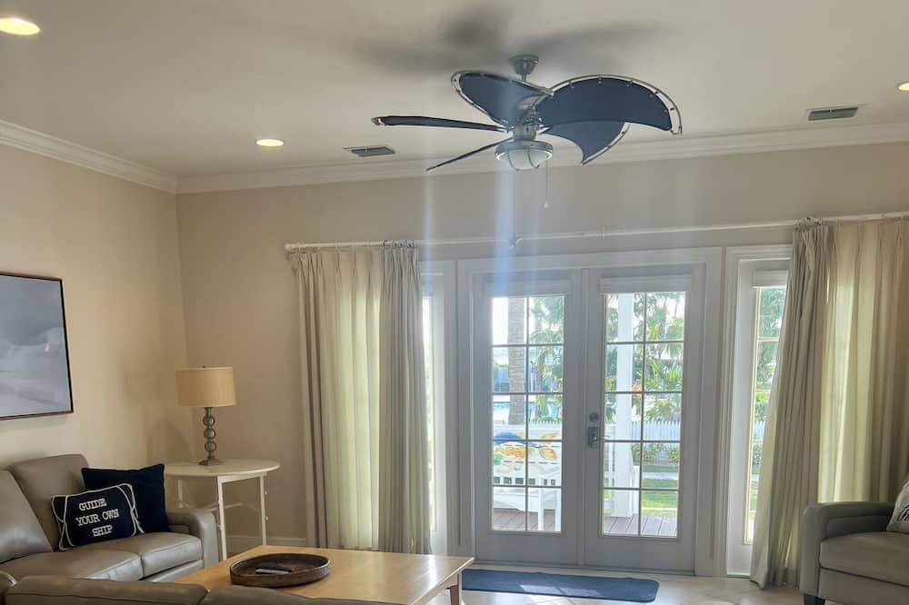 Photo of Livingroom in Indigo Reef Marina Homes