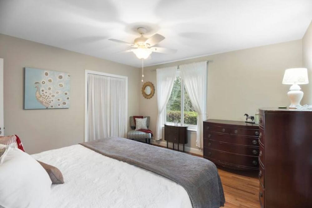 Photo of Bedroom in Aiken