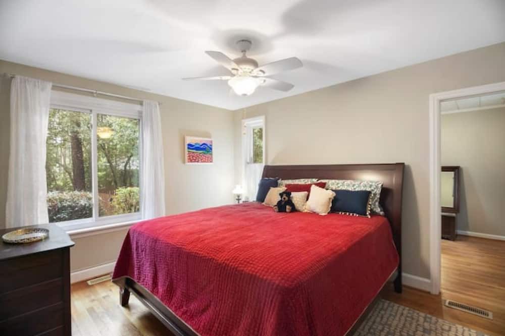 Photo of Bedroom in Aiken