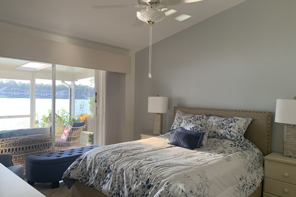 Photo of Bedroom in Crown Pointe