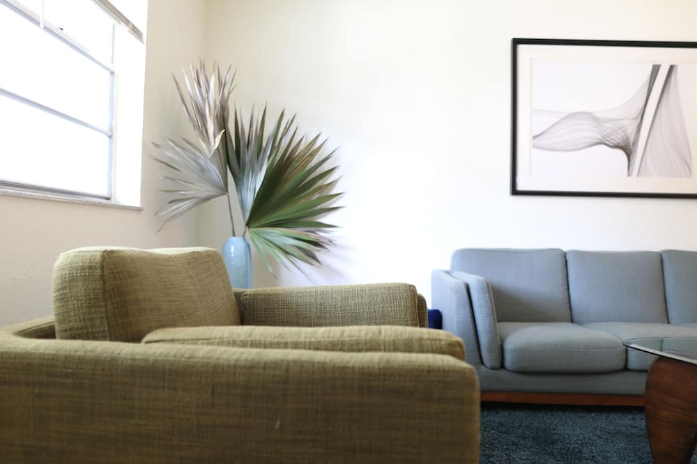 Photo of Livingroom in Coral Springs