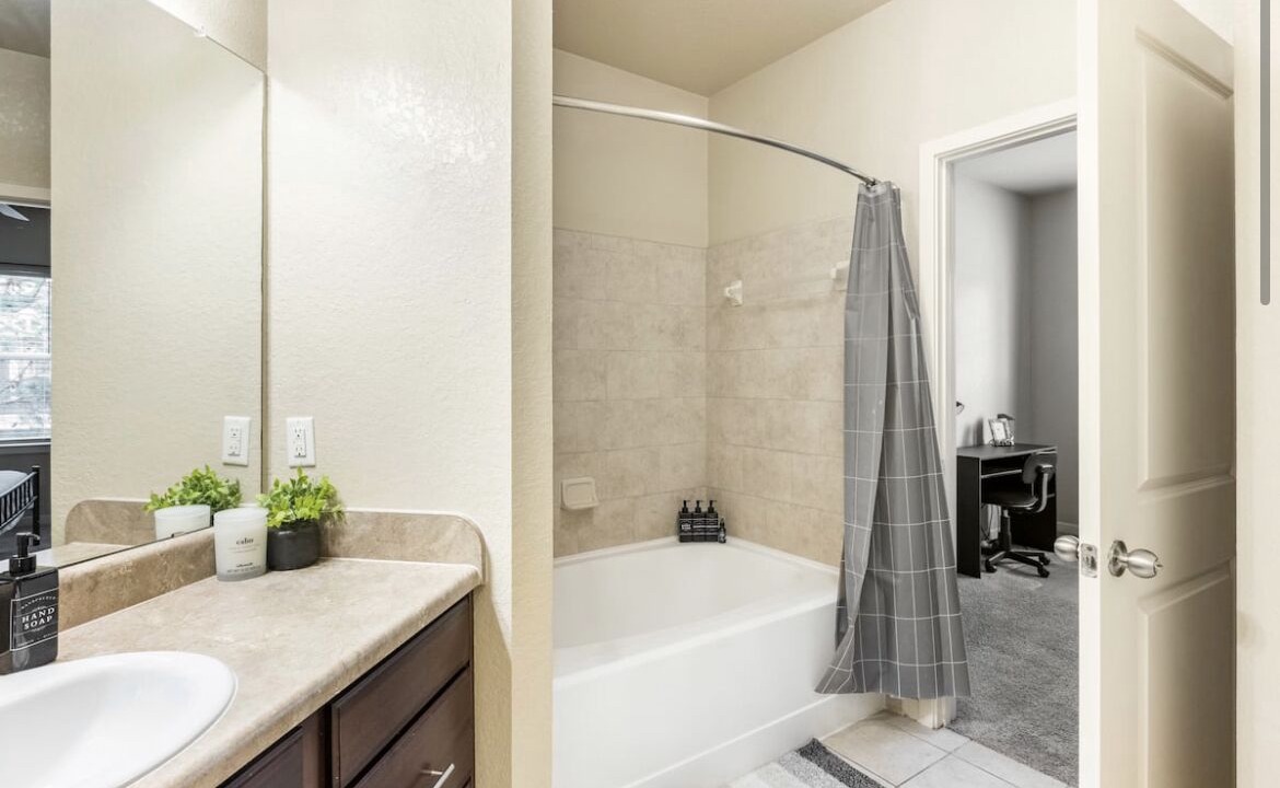 Photo of Bathroom in Southpoint