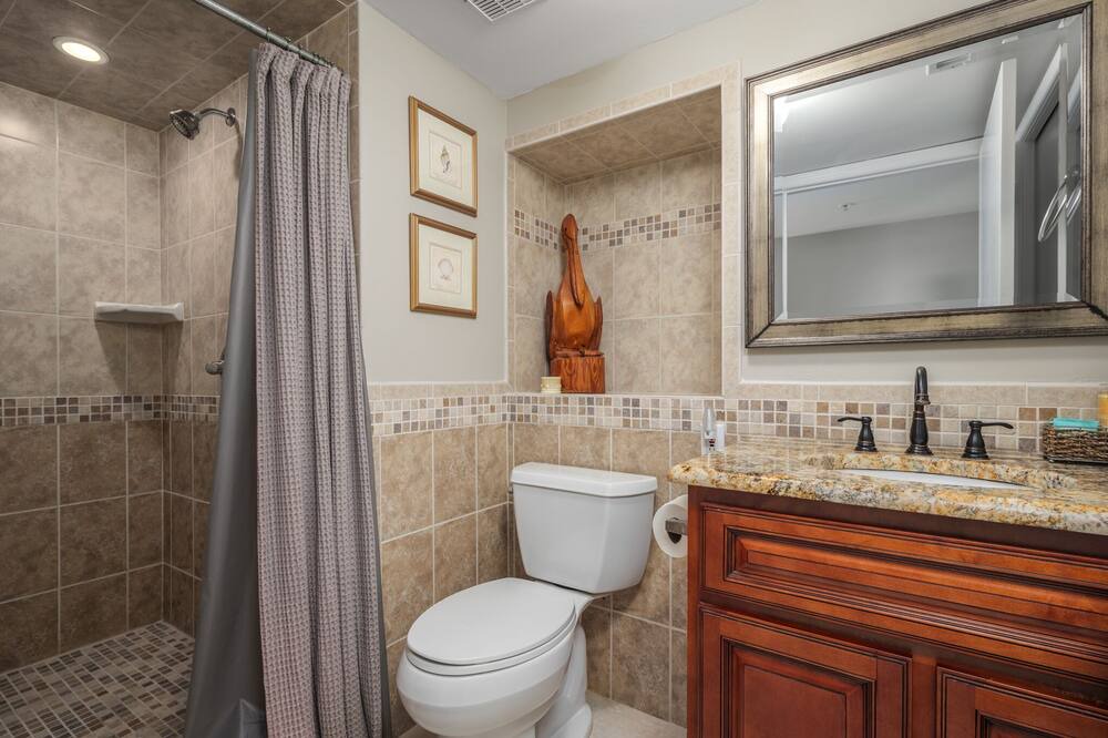 Photo of Bathroom in Seawinds Condo