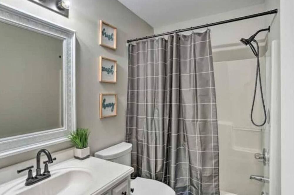 Photo of Bathroom in East Brainerd