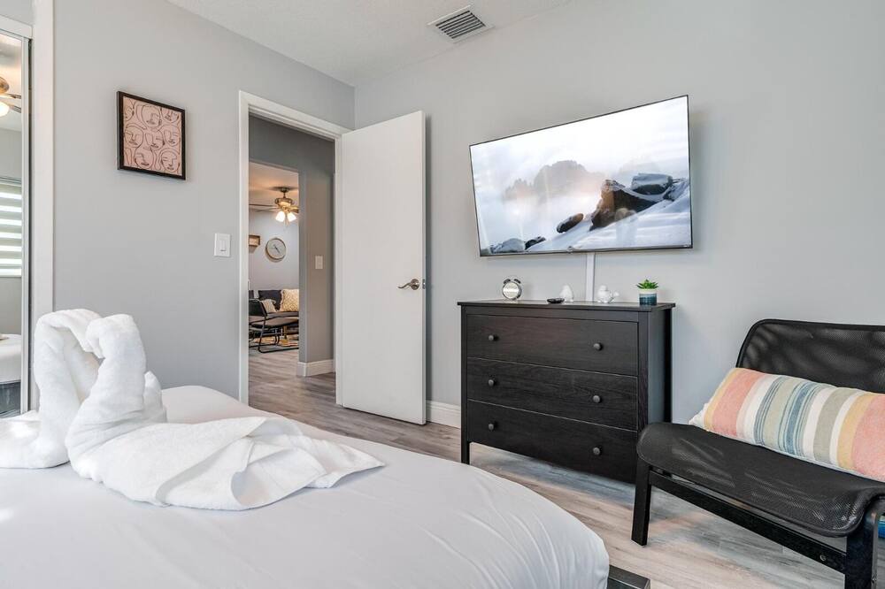 Photo of Bedroom in Edgewood