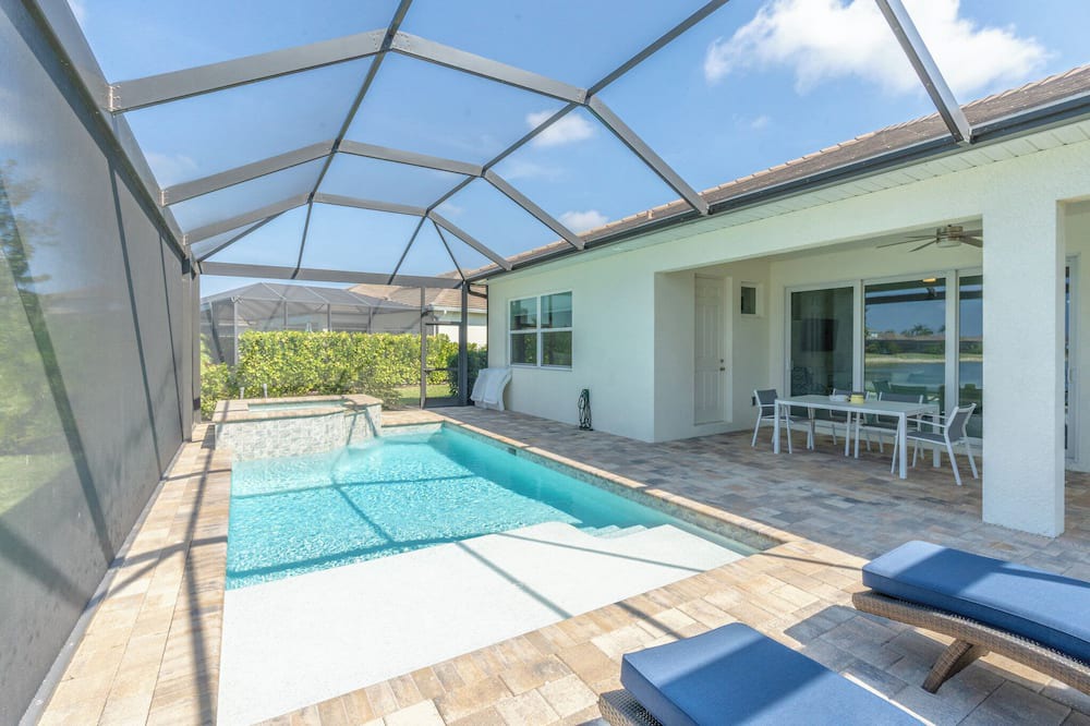 Photo of Outdoor in Naples