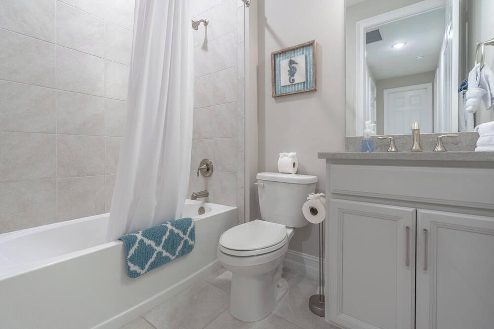 Photo of Bathroom in Naples