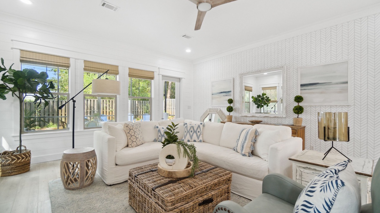 Photo of Livingroom in Dune Allen Beach