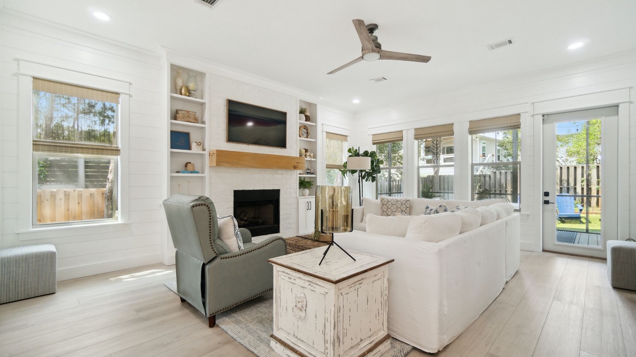 Photo of Livingroom in Dune Allen Beach