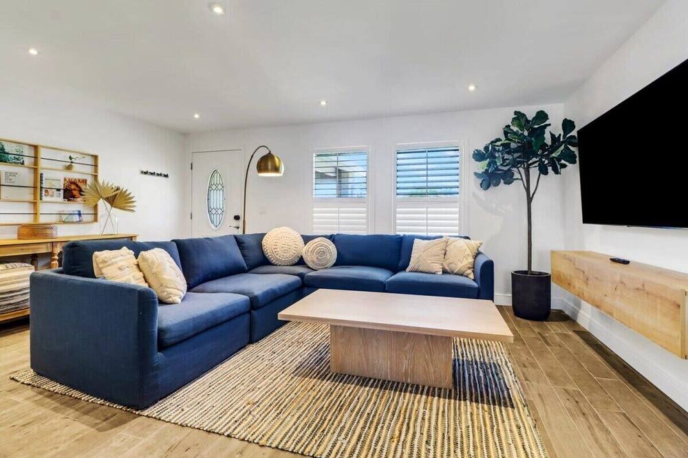 Photo of Bedroom in Willoughby Acres