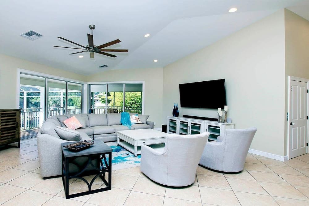 Photo of Bedroom in Beachview Country Club Estates