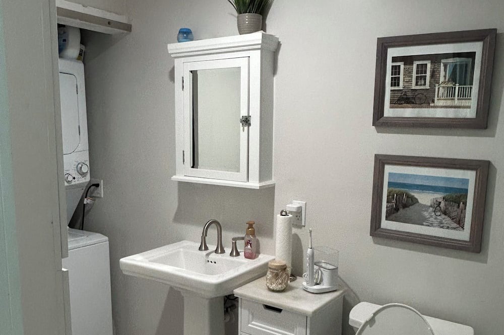 Photo of Bathroom in Boardwalk