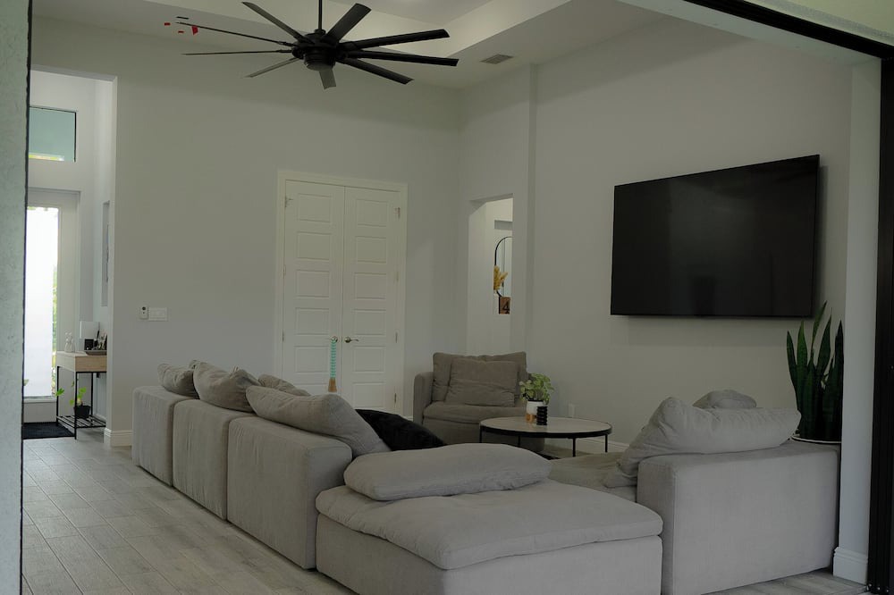 Photo of Livingroom in Buckingham