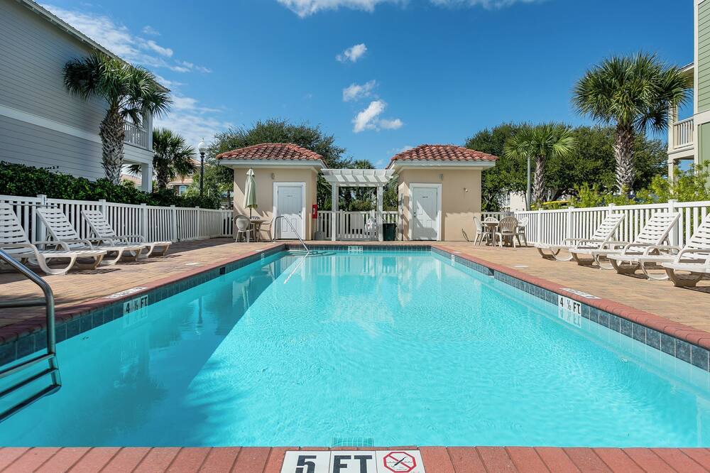 Photo of Outdoor in Emerald Waters Village