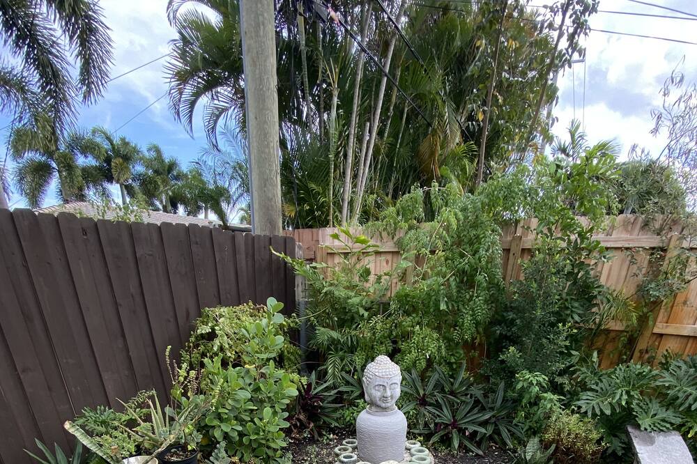 Photo of Outdoor in Imperial Point