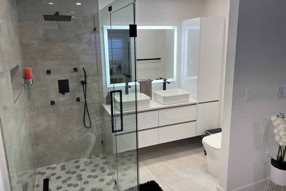Photo of Bathroom in Olympia Heights