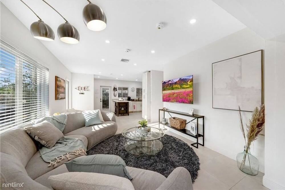 Photo of Others in Poinsettia Heights