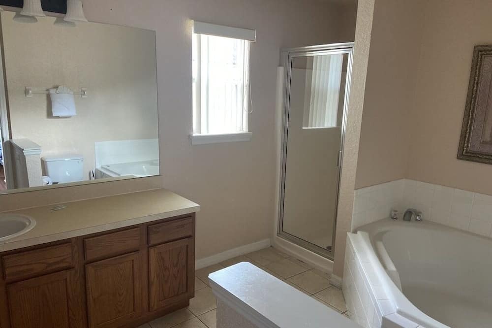 Photo of Bathroom in Silver Creek