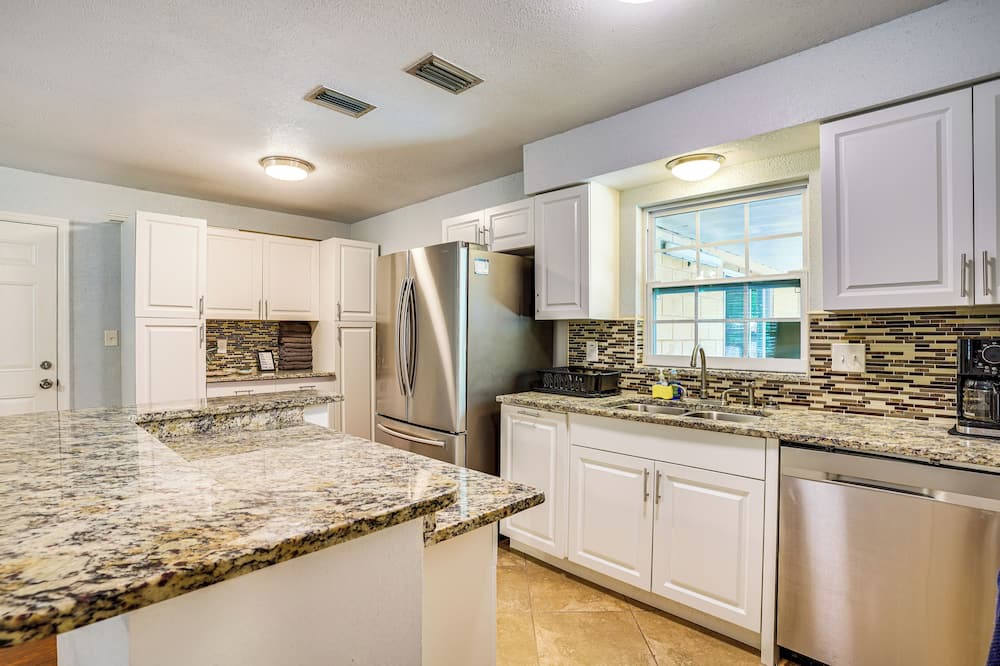 Photo of Kitchen in Temple Crest