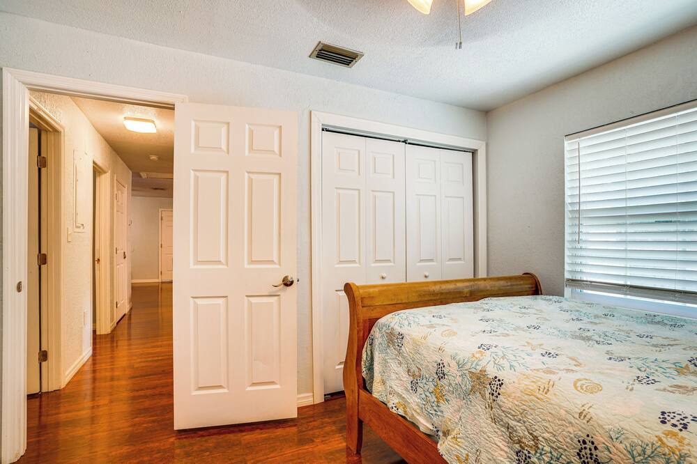 Photo of Bedroom in Temple Crest
