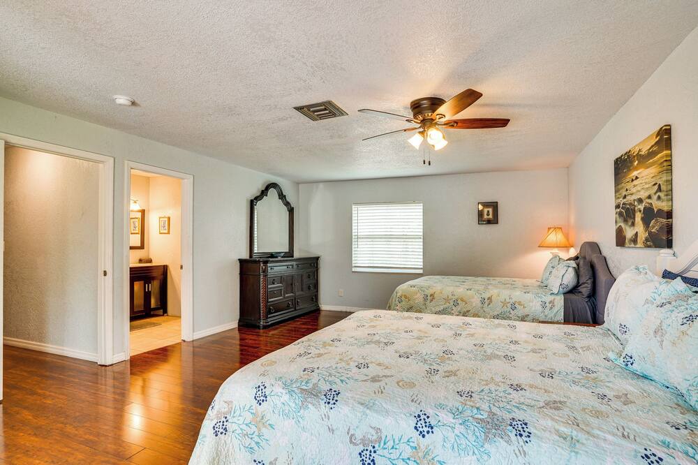 Photo of Bedroom in Temple Crest