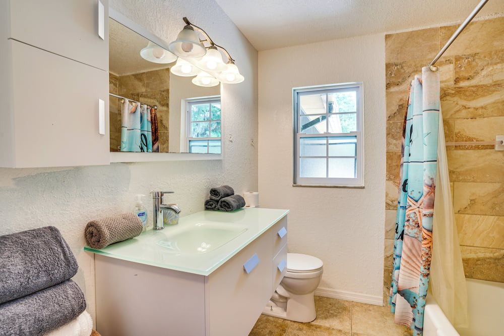 Photo of Bathroom in Temple Crest